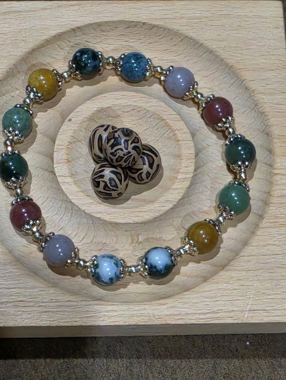 🔥India Agate Crystal Bead Bracelet.